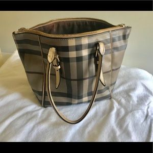 Burberry handbag pre-owned